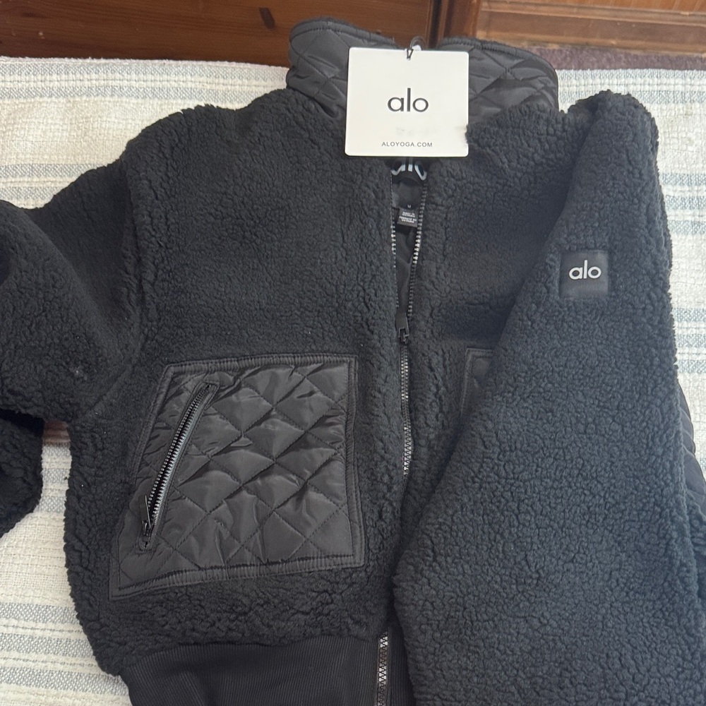 Alo Yoga Women’s Black Sherpa Fleece Jacket Med. Quilted Elbow Patches NWT